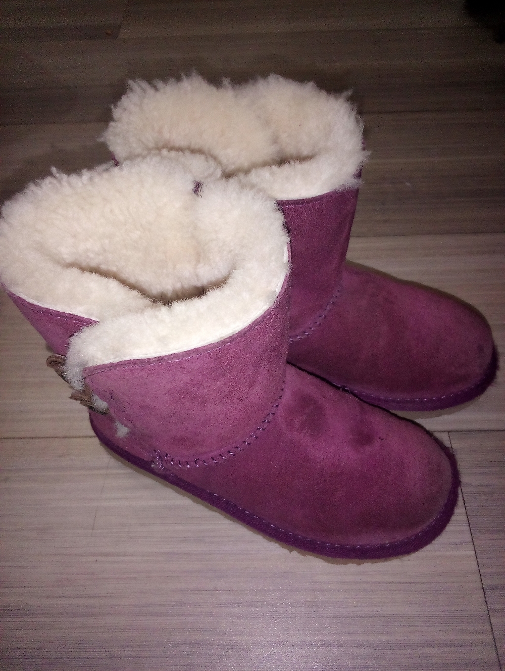 EUC: UGG; KIDS MAYBIN PULL-ON BOOT, PURPLE, SIZE 1.